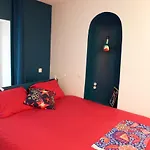 NEWLY RENOVATED FLAT- Batignolles Paris 17